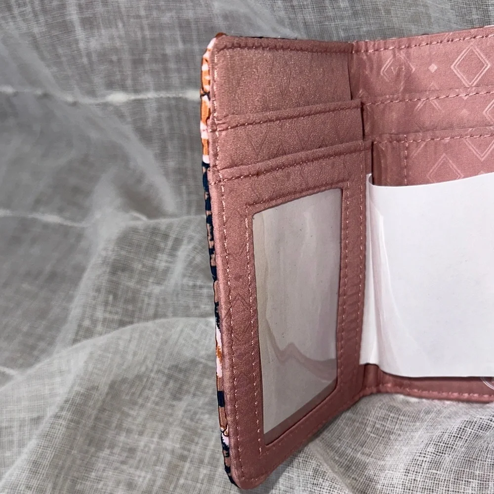 Vera Bradley Fern Paisley Design Ultralight RFID Mini Tri-Fold Wallet NWT